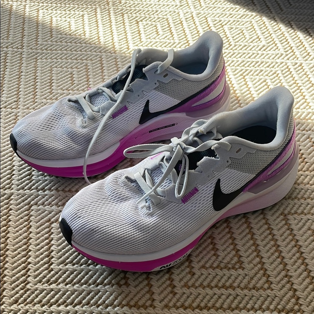 Nike Women's Running Shoes - White and Pink